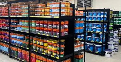 Como garantir segurança na exposição de produtos pesados no varejo