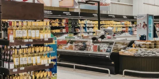 Como garantir segurança na exposição de produtos pesados no varejo